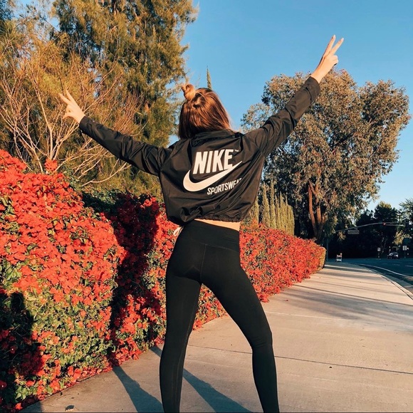 Nike Jackets & Blazers - Nike Woven Funnel Neck Pullover Jacket